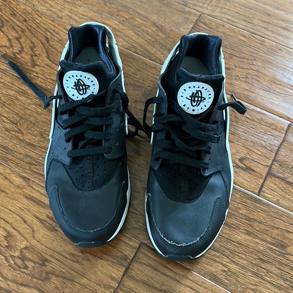 Air Hurache by Nike shoes